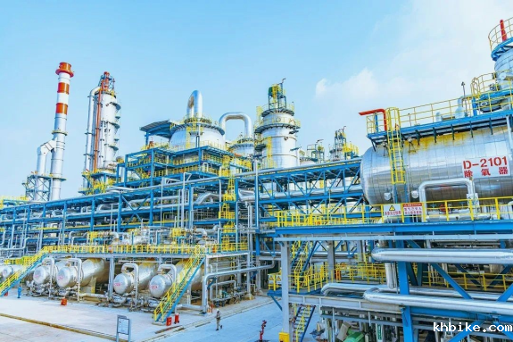 打造世界级高科技一体化绿色石化基地——镇海炼化